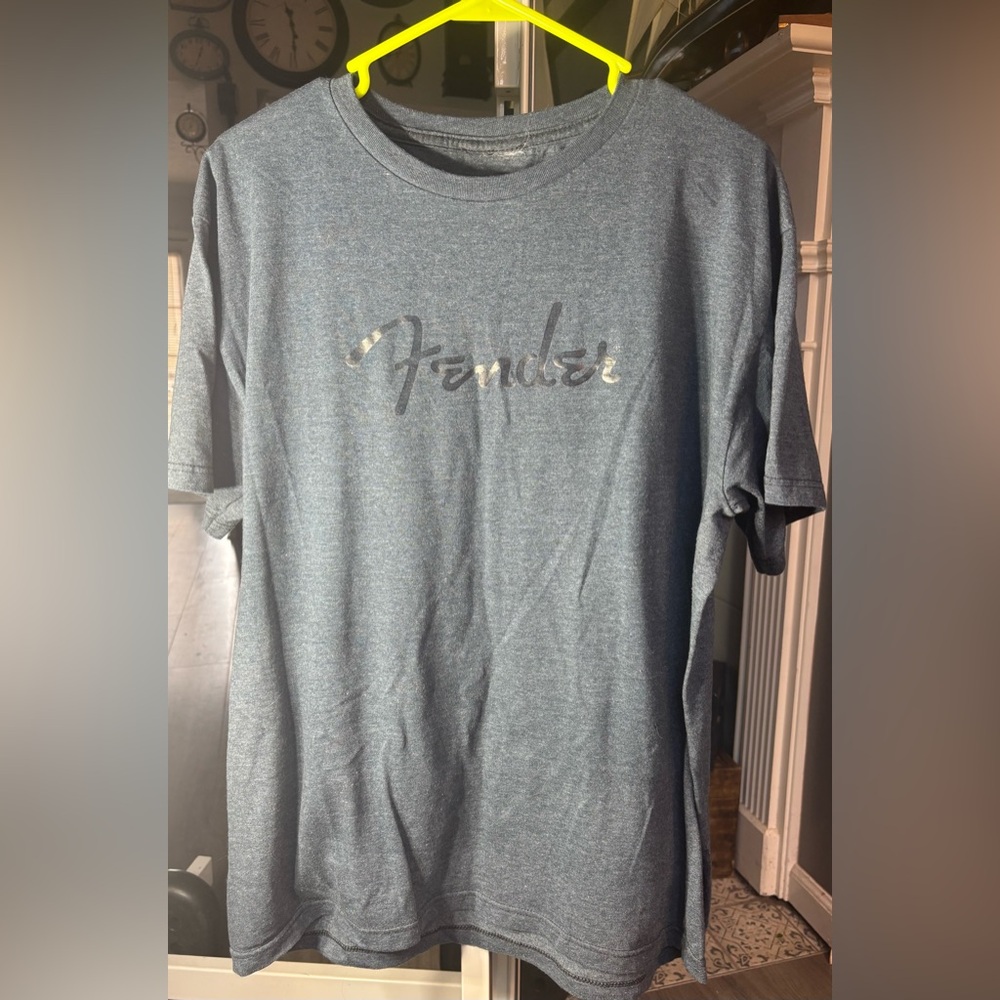Fender Men's Slate Gray Metallic Logo Short-Sleeve Tee Size Large EPC